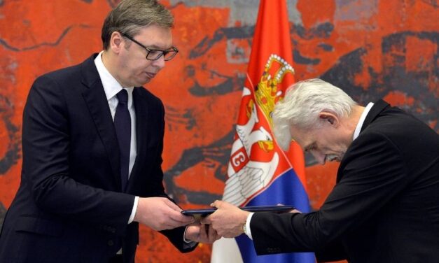 VUČIĆ PRIMIO AKREDITIVE NOVOG AMBASADORA UKRAJINE