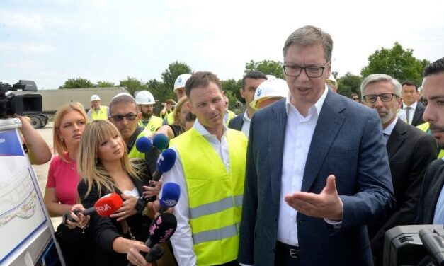 VUČIĆ O METROU, PUTINU I SPOLJNOJ POLITICI