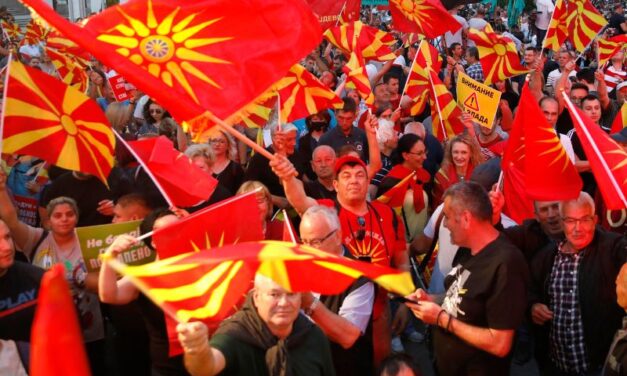 PROTEST VMRO-DPMNE U SKOPLJU, TRAŽE VANREDNE IZBORE