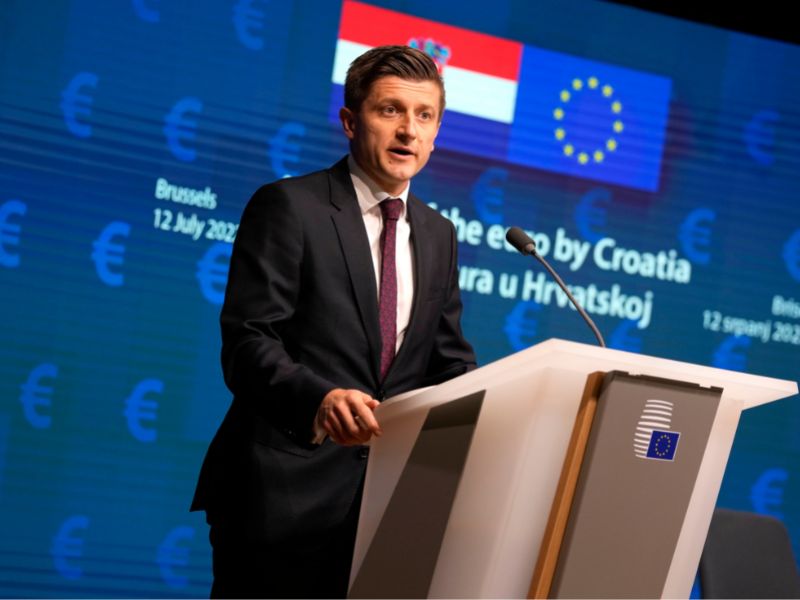 HRVATSKI MINISTAR