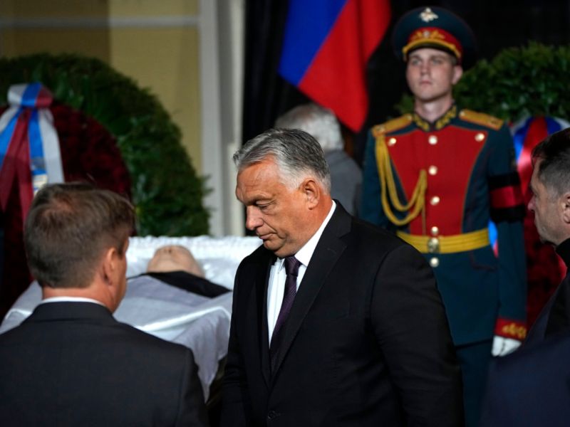 VIKTOR ORBAN GORBAČOV