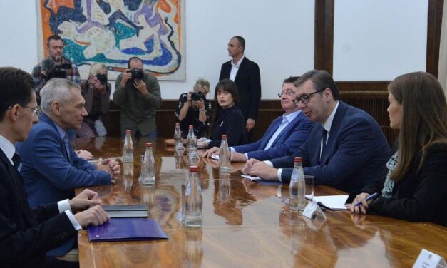 VUČIĆ SE SASTAO SA BOCAN-HARČENKOM