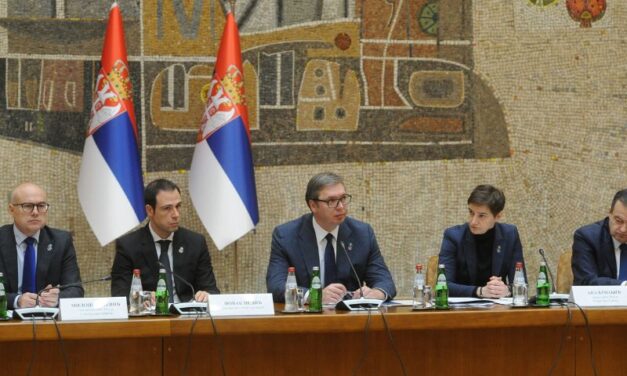POČELA SEDNICA VLADE O KIM, PRISUSTVUJE I PREDSEDNIK VUČIĆ