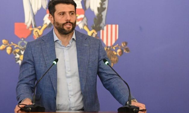 ŠAPIĆ: PREVOZ JEFTINIJI I BESPLATAN ZA SREDNJOŠKOLCE I PENZIONERE