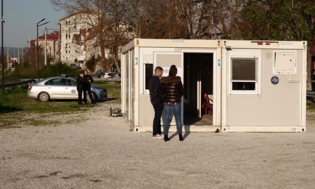 SVEGA NEKOLIKO SRBA IZAŠLO NA KOSOVSKE IZBORE