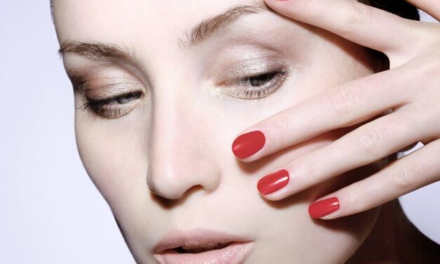 Ova namirnica BRIŠE BORE SA LICA