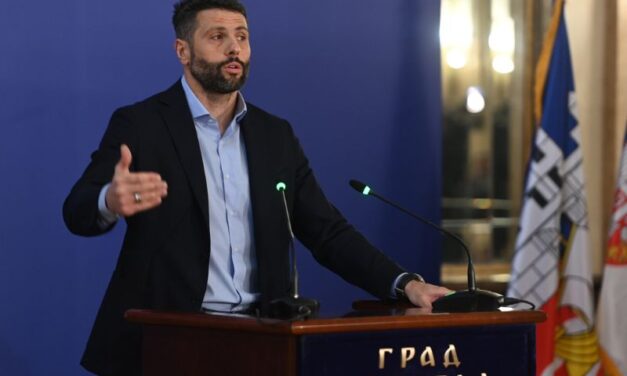 ŠAPIĆ PREDSTAVIO NOVI SISTEM PREVOZA: PLAĆANJE MOGUĆE SMS-OM
