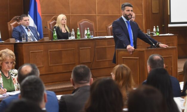 IZGLASANO: RASKIDA SE UGOVOR SA “KENTKARTOM”