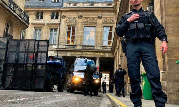 FRANCUSKA: USTAVNI SAVET PODRŽAO MAKRONOVU PENZIONU REFORMU