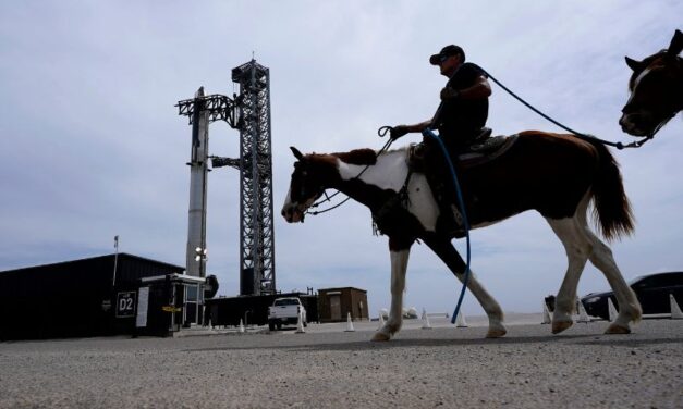 SPEJSEKS ELONA MASKA ODLOŽIO LANSIRANJE RAKETE STARŠIP
