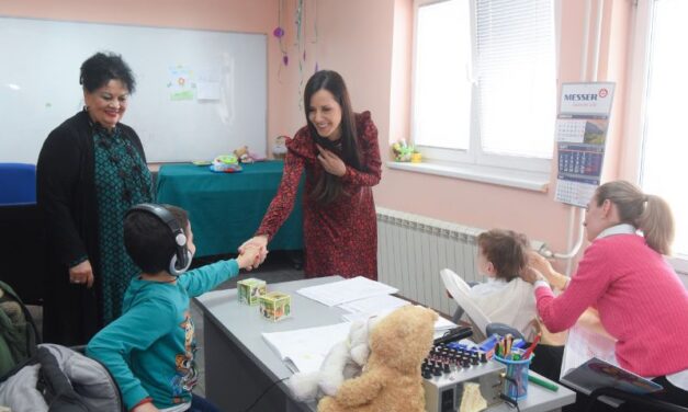 PREDSEDNIKOVA SUPRUGA OBIŠLA INSTITUT “ĐORĐE KOSTIĆ”