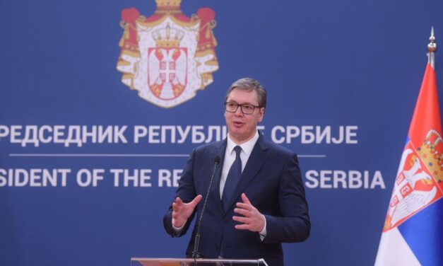 VUČIĆ: NIJEDAN VOJNIK NI POLICAJAC NIJE PREŠAO ADMINISTRATIVNU LINIJU