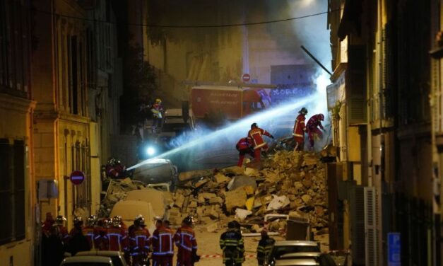 MARSEJ: OSMORO LJUDI VEROVATNO ZATRPANO POD RUŠEVINAMA ZGRADA