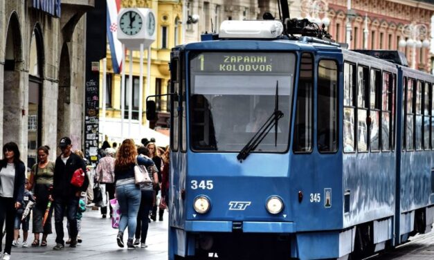 ŠOK SCENA: UKRAO TRAMVAJ, PROVOZAO SE PA GA OSTAVIO