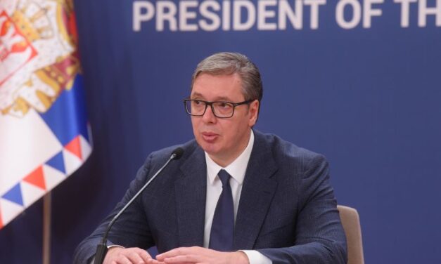 VUČIĆ OTKAZAO GOTOVO SVE AKTIVNOSTI ZBOG SITUACIJE NA KIM