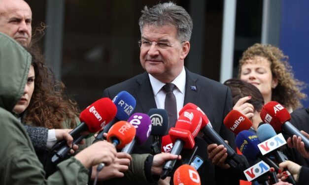 LAJČAK UPOZORIO KURTIJA: NAMA NEKOORDINISANIH POKRETA