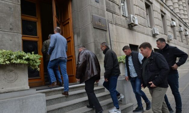 POLJOPRIVREDNICI NEZADOVOLJNI PREGOVORIMA, NAJAVILI PROTESTE