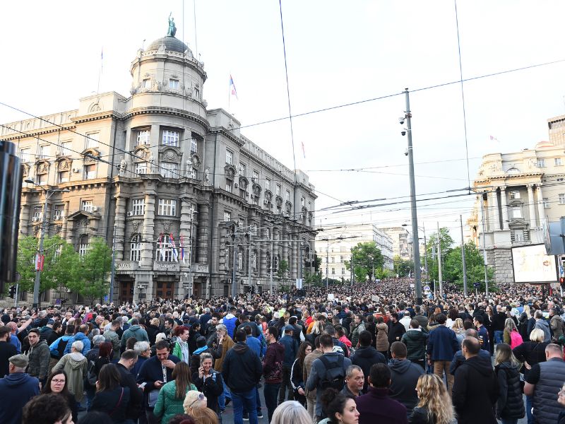 vlada protest