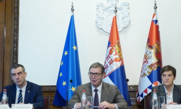 VUČIĆ: SRBIJA ĆE BITI ČVRSTA I NEPOKOLEBLJIVA U ZAŠTITI SVOG NARODA