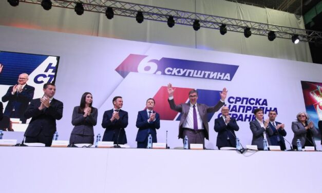 VUČIĆ:DOK SAM ŽIV NEĆU NAPUSTITI SNS