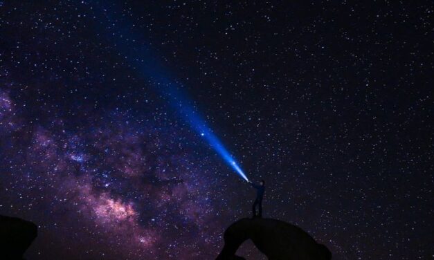 ASTRONOMI: ZVEZDE BI MOGLE DA BUDU NEVIDLJIVE ZA 20 GODINA