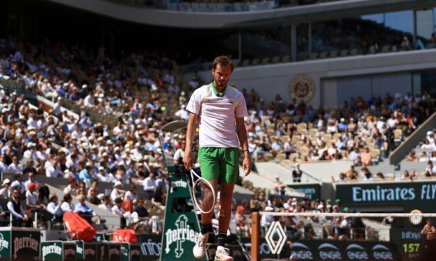 DANIL MEDVEDEV ELIMINISAN NA STARTU ROLAN GAROSA
