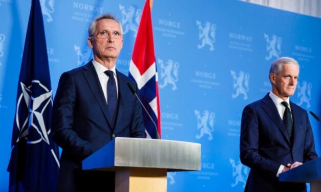 STOLTENBERG: ŠALJEMO 700 DODATNIH VOJNIKA NA KIM, JEDAN BATALJON U PRIPRAVNOSTI