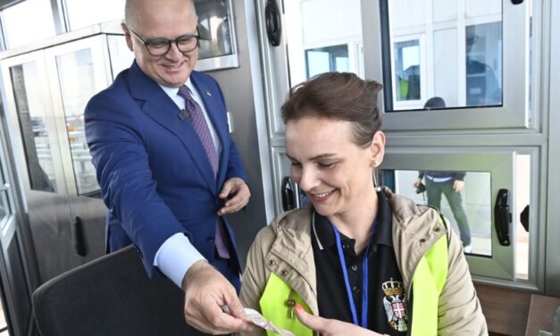 VESIĆ:KORISTITE TAGOVE, BROJ VOZILA NA NAPLATNIM RAMPAMA UDVOSTRUČEN U 10 GODINA