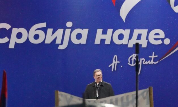 ODRŽAN SKUP SRBIJA NADE,VUČIĆ NAJAVIO POVLAČENJE S ČELA SNS I FORMIRANJE POKRETA