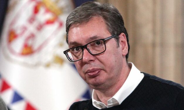 VUČIĆ: OTKAZAO SAM PUT U BRATISLAVU, VAŽNIJE MI DA BUDEM S NARODOM