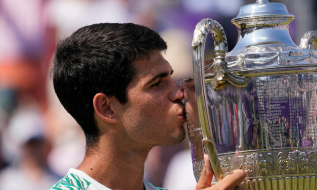 ŠPANSKI TENISER KARLOS ALKARAZ OSVOJIO KVINS I PREUZEO PRVO MESTO NA ATP LISTI