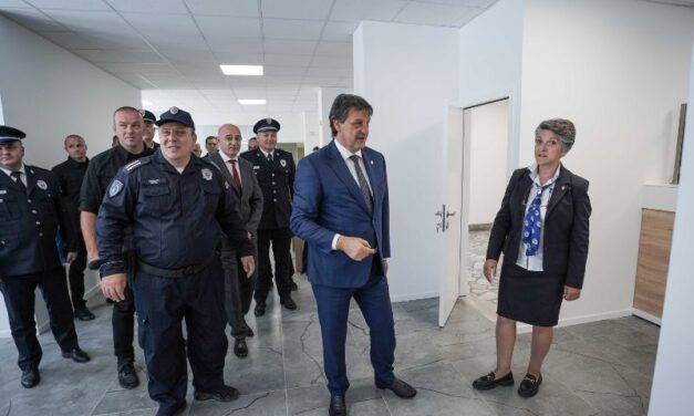 GAŠIĆ OBIŠAO POLICIJSKU UPRAVU VRANJE I RENOVIRANU STANICU U BUJANOVC