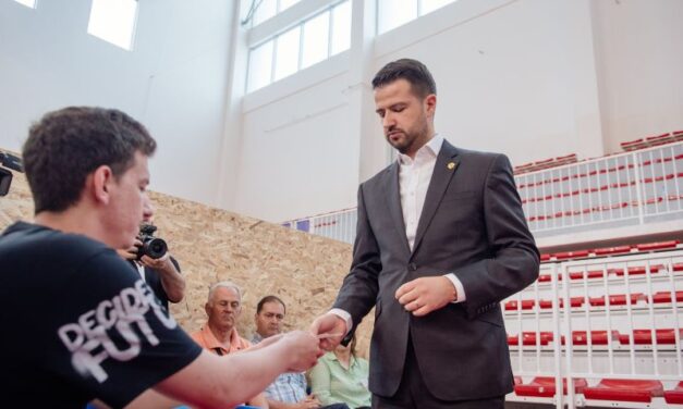 MILATOVIĆ GLASAO U PODGORICI: NAJVAŽNIJE DA DANAŠNJI DAN PROĐE U MIRU
