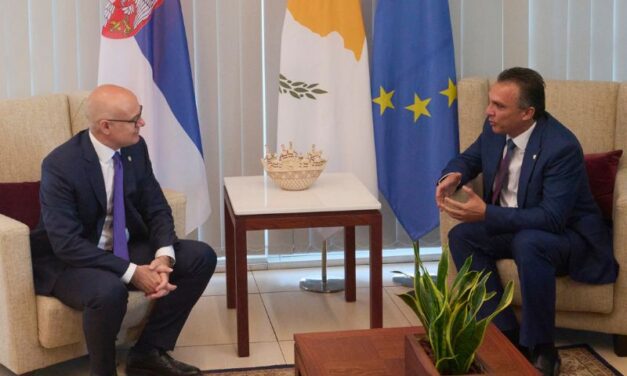VUČEVIĆ SA MINISTROM ODBRANE KIPRA MIHALISOM JORGALASOM O SARADNJI DVE ZEMLJE