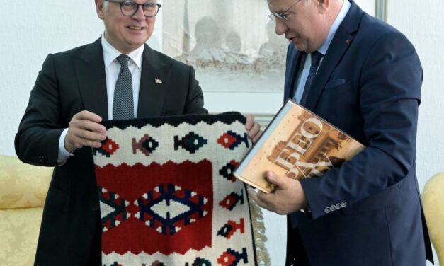 VESIĆ SA NERMINOM NIKŠIĆEM O REGIONALNOM POVEZIVANJU