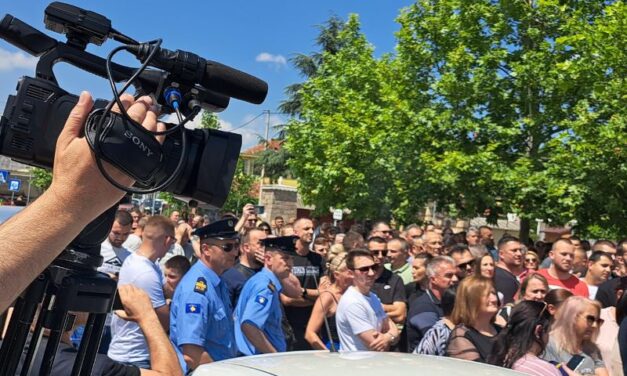 ZAVRŠEN MIRNI PROTEST GRAĐANA U GRAČANICI