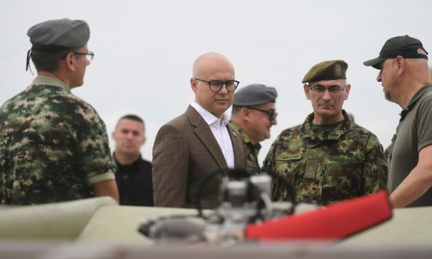 VUČEVIĆ: NASTAVLJA SE MODERNIZACIJA VOJSKE SRBIJE