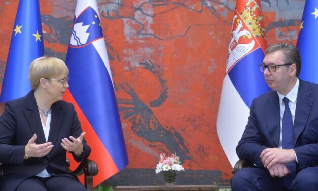 VUČIĆ: SA PIRC MUSAR RAZGOVARAO I O KOMPLIKOVANOSTI SITUACIJE NA KIM