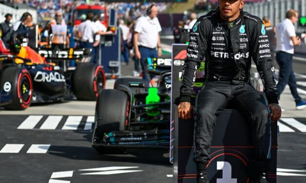 HAMILTON: FERSTAPEN JE OVE SEZONE BIOFENOMENALAN, “PODIGAO JE LESTVICU”