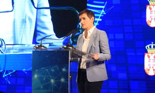 BRNABIĆ: OBAVEZA I CILJ VLADE JE DA OMOGUĆI DECI DA ISPUNE SVE POTENCIJALE