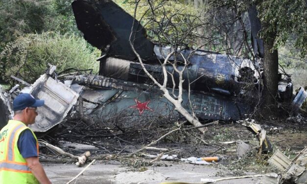 OVO JE MOMENAT PADA SOVJETSKOG MIGA: PILOTI SU SE KATAPULTIRALI I OSTALI ŽIVI (VIDEO)