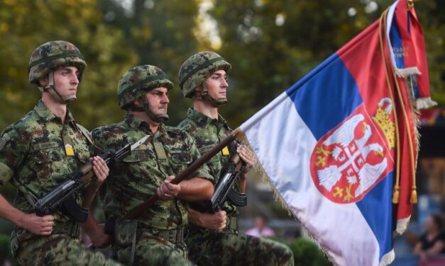 NE SMETA IM KIŠA: Promocija najmlađih oficira Vojske RS