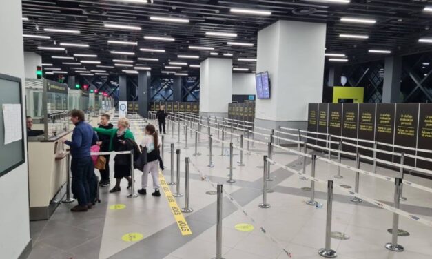 NIKOLA TESLA: Letovi kasnili zbog snega