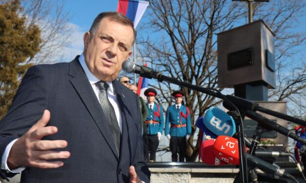 MOŽE BITI SAMO JEDAN: Dodik ostaje!