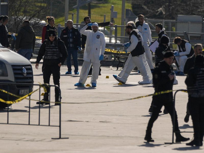ŠEST OSOBA RANJENO U NAPADU ISPRED ZGRADE SUDA U ISTANBULU, NAPADAČI UBIJENI