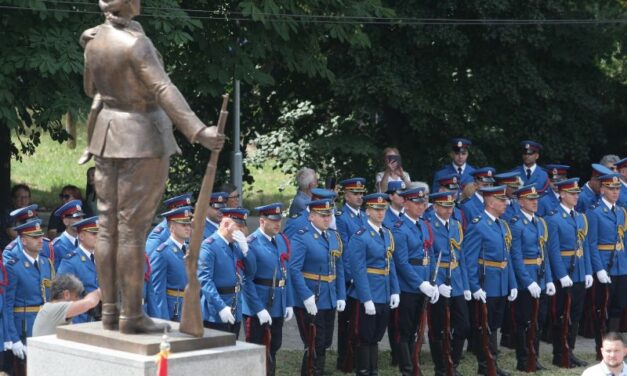 BEOGRAD dobio novi SIMBOL GRADA, premijer VUČEVIĆ pozvao MAJKE DA DAJU ĆERKAMA IME “MILUNKA”