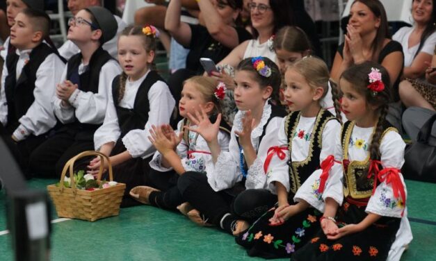 AUGSBURG: Održan letnji festival srpskog folklora