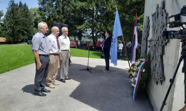 SLAVA IM! Služen pomen i položeni venci i cveće za žrtve Bitke na Kozari