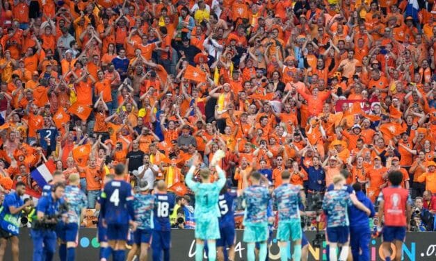 FUDBALERI HOLANDIJE U ČETVRTFINALU Evropskog prvenstva posle pobede nad Rumunijom