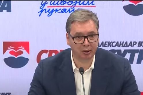 LUDILO NAPREDUJE: Pucali na prostorije SNS!